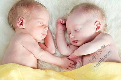 计算单月或双月出生的男性和女性孩子数量的具体方法。