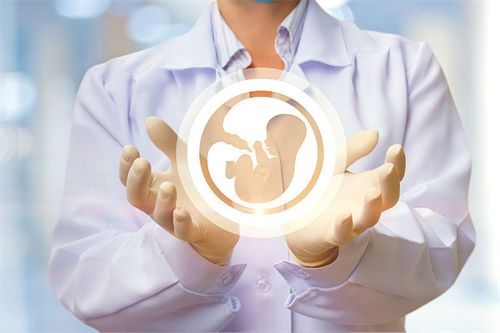 泉州供卵助孕哪里找：目前河南可靠的私人试管婴儿诊所名单，以及2022年通过捐卵生下男孩的费用明细。